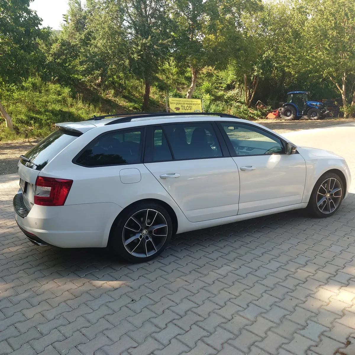 Skoda Octavia 2015 photo 2