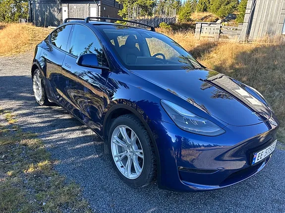 Tesla Model Y 2022 photo 2