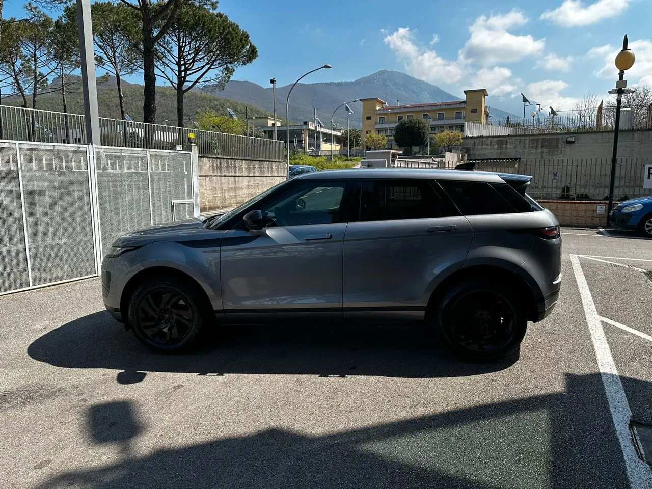 Land Rover Range Rover Evoque 2021 photo 2