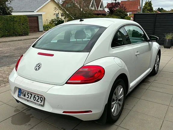 Volkswagen The Beetle 2012 photo 5
