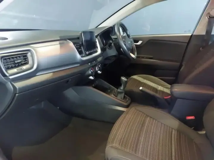 Kia Stonic 2023 photo 5