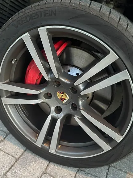 Porsche Cayenne Turbo 2011 photo 3