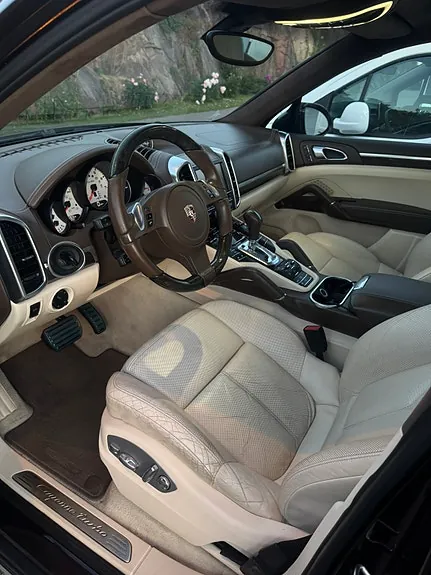 Porsche Cayenne Turbo 2011 photo 5