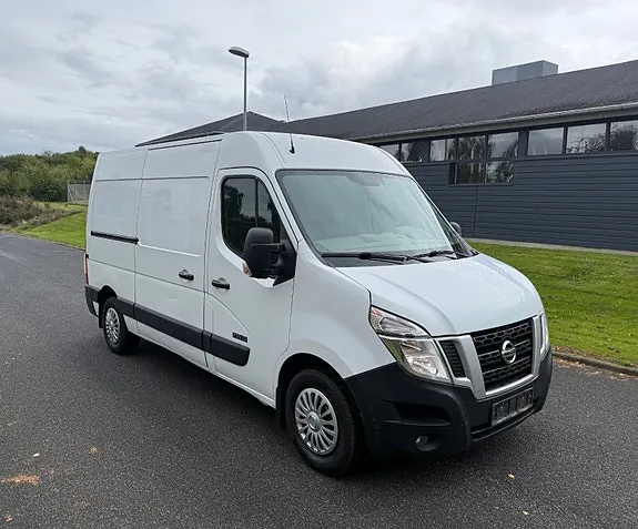 Nissan Nv400 2012 photo 2