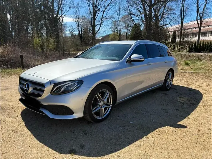Mercedes-Benz E200