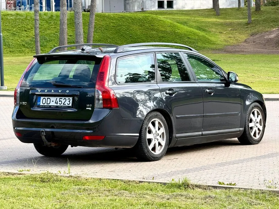 Volvo V50 2010 photo 5