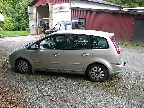 Ford C-Max 2010 photo 2