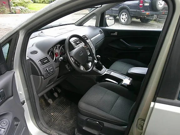 Ford C-Max 2010 photo 3