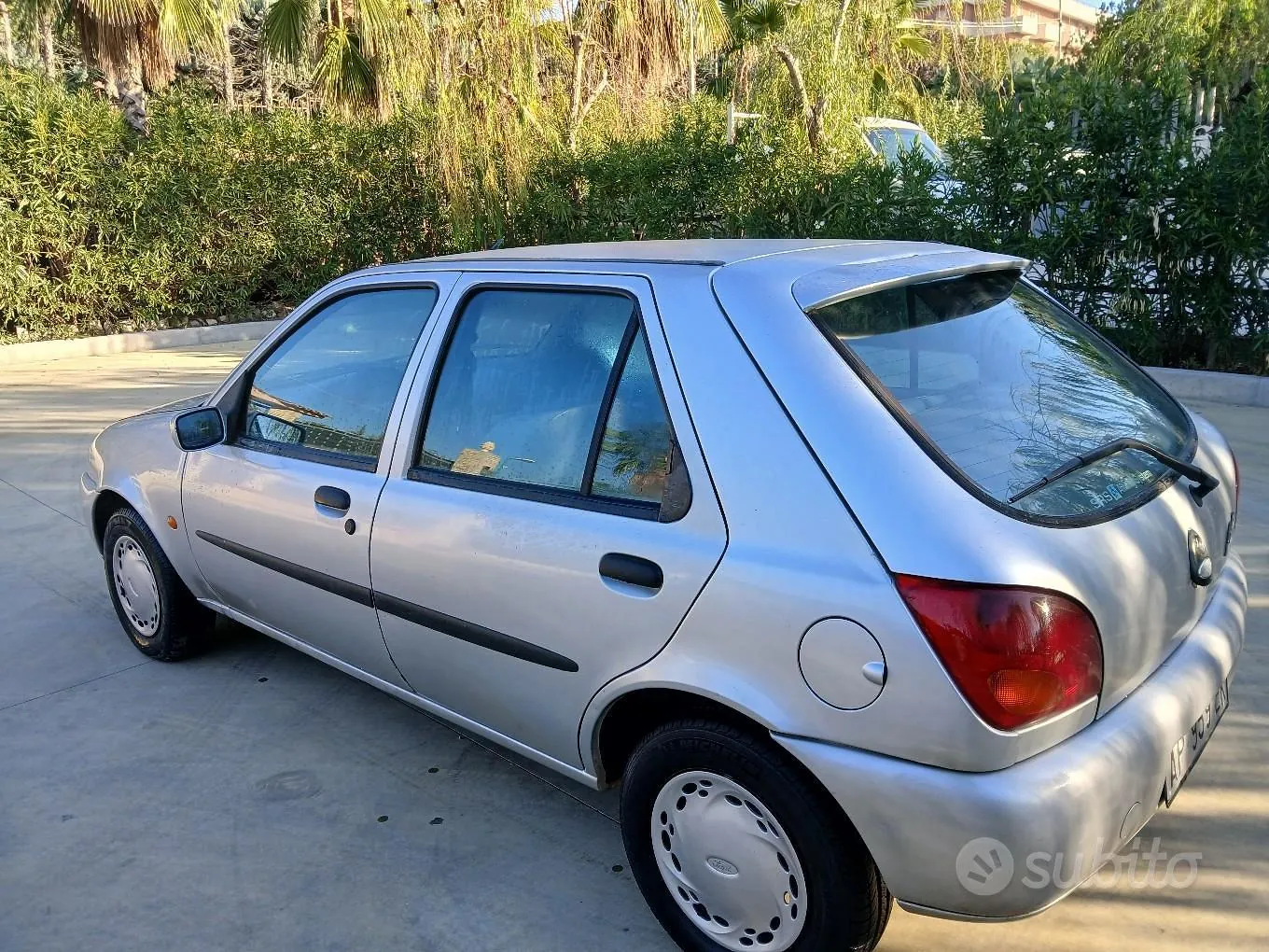 Ford Fiesta 1998 photo 2