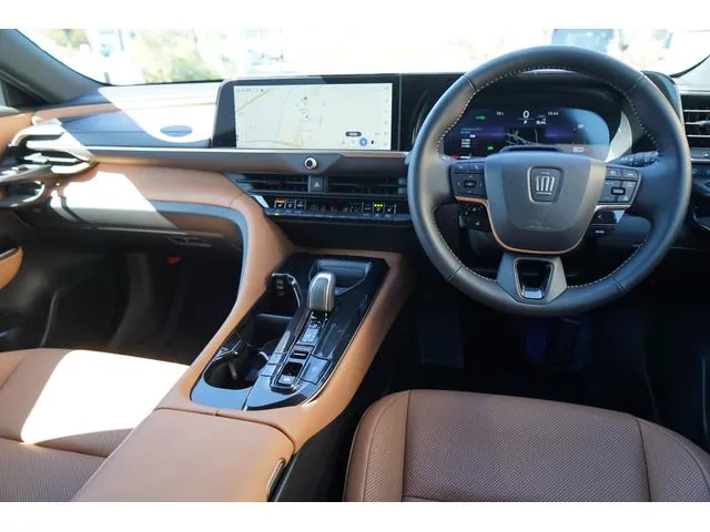 Toyota Crown Sport Z 2024 photo 2