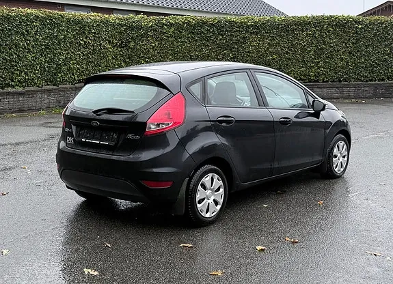 Ford Fiesta 2010 photo 4