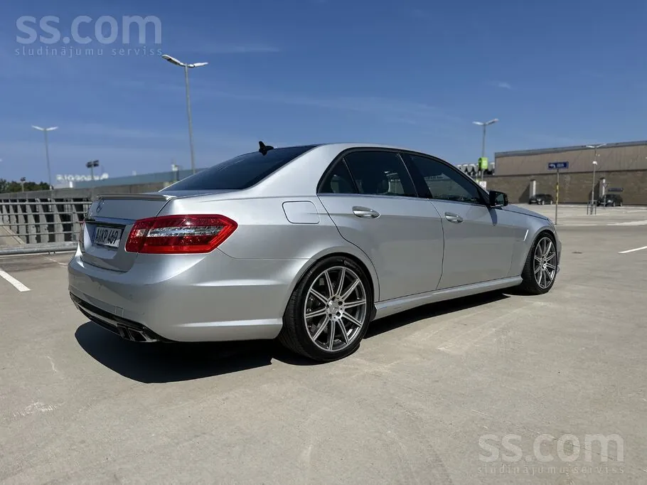 Mercedes-Benz E63 Amg 2012 photo 4
