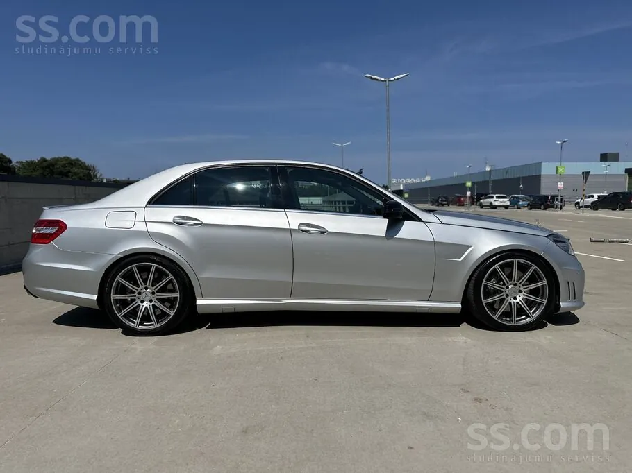 Mercedes-Benz E63 Amg 2012 photo 5