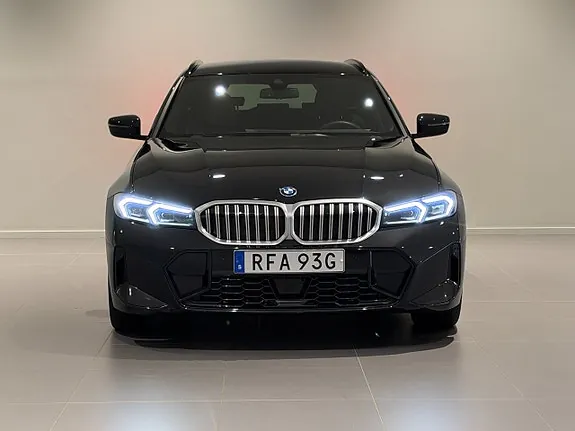 BMW 330E 2026 photo 2