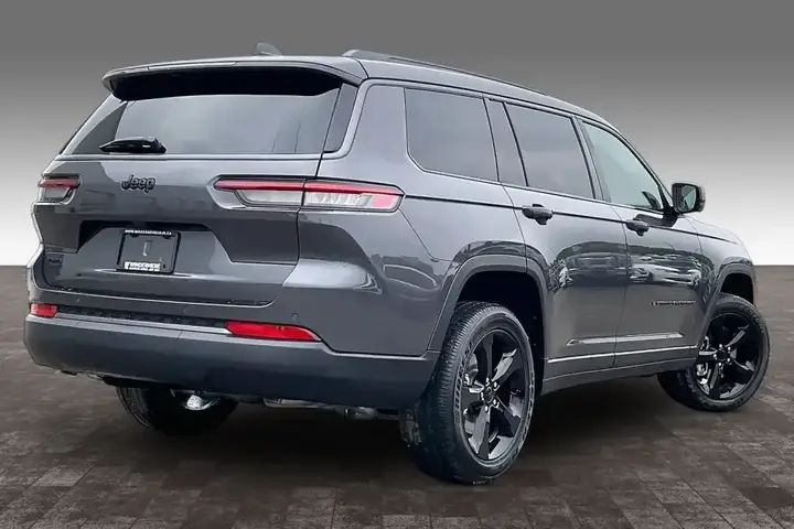 Jeep Grand Cherokee 2026 photo 5