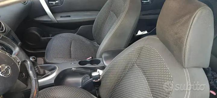 Nissan Qashqai 2009 photo 4