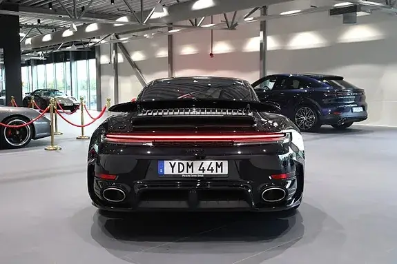 Porsche 911 Turbo S 2026 photo 4