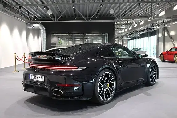 Porsche 911 Turbo S 2026 photo 5