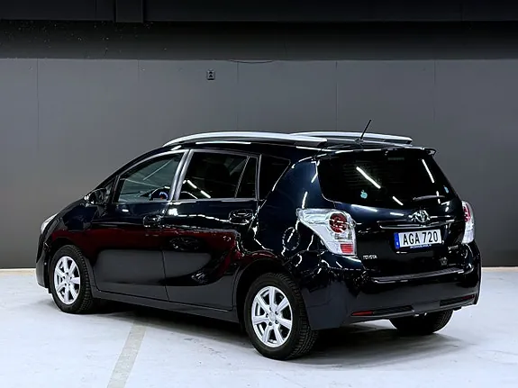 Toyota Verso 2014 photo 2