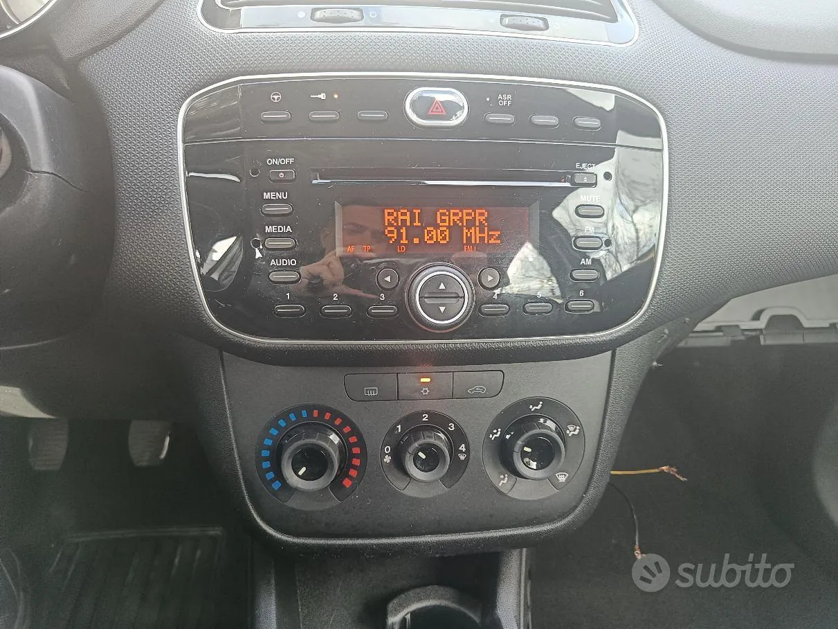 Fiat Punto 2013 photo 4