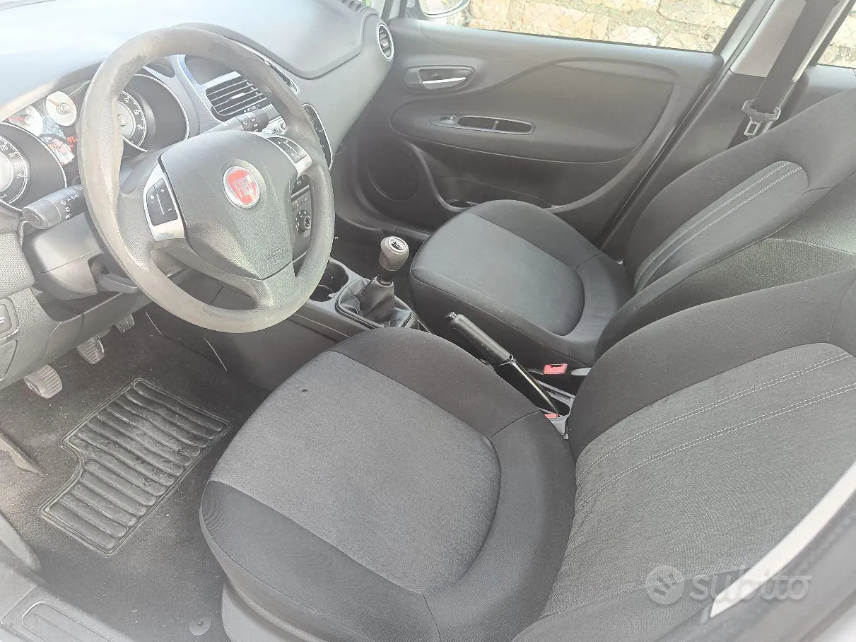 Fiat Punto 2013 photo 2