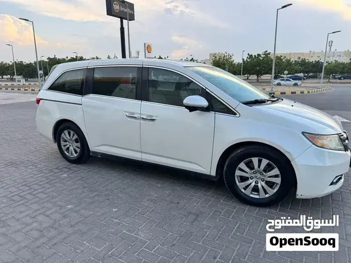 Honda Odyssey 2016 photo 2