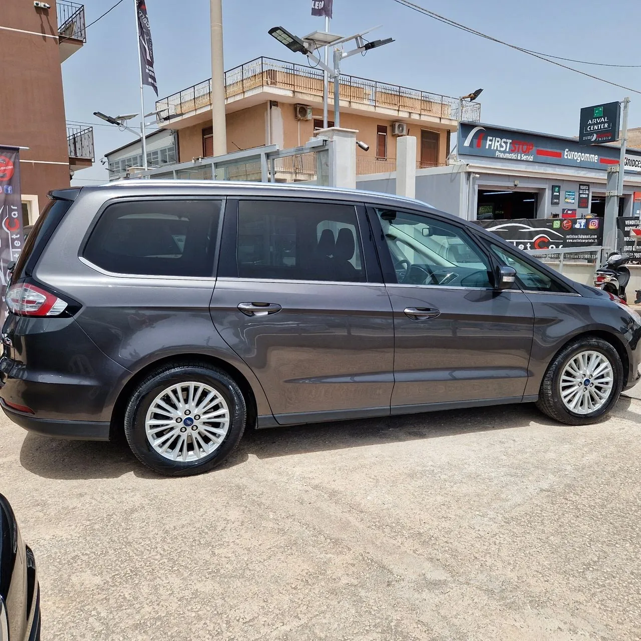 Ford Galaxy 2017 photo 3