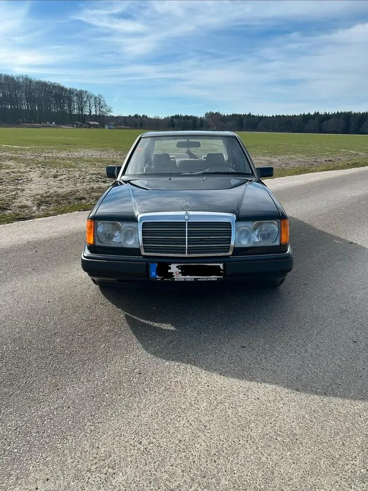 Mercedes-Benz W124