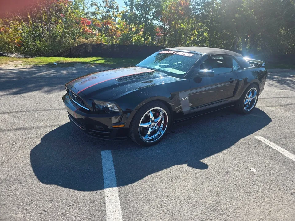 Ford Mustang 2013 photo 2