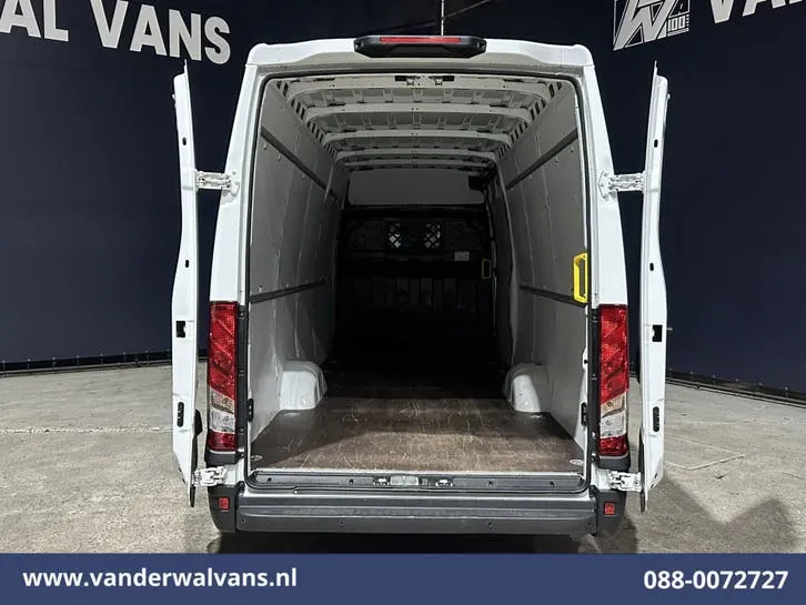 Iveco Daily 2023 photo 2
