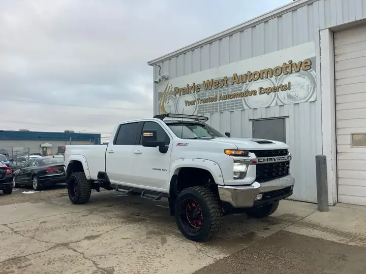 Chevrolet Silverado 3500Hd 2022 photo 3
