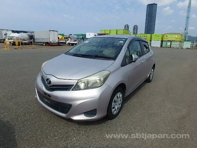 Toyota Vitz 2011 photo 2
