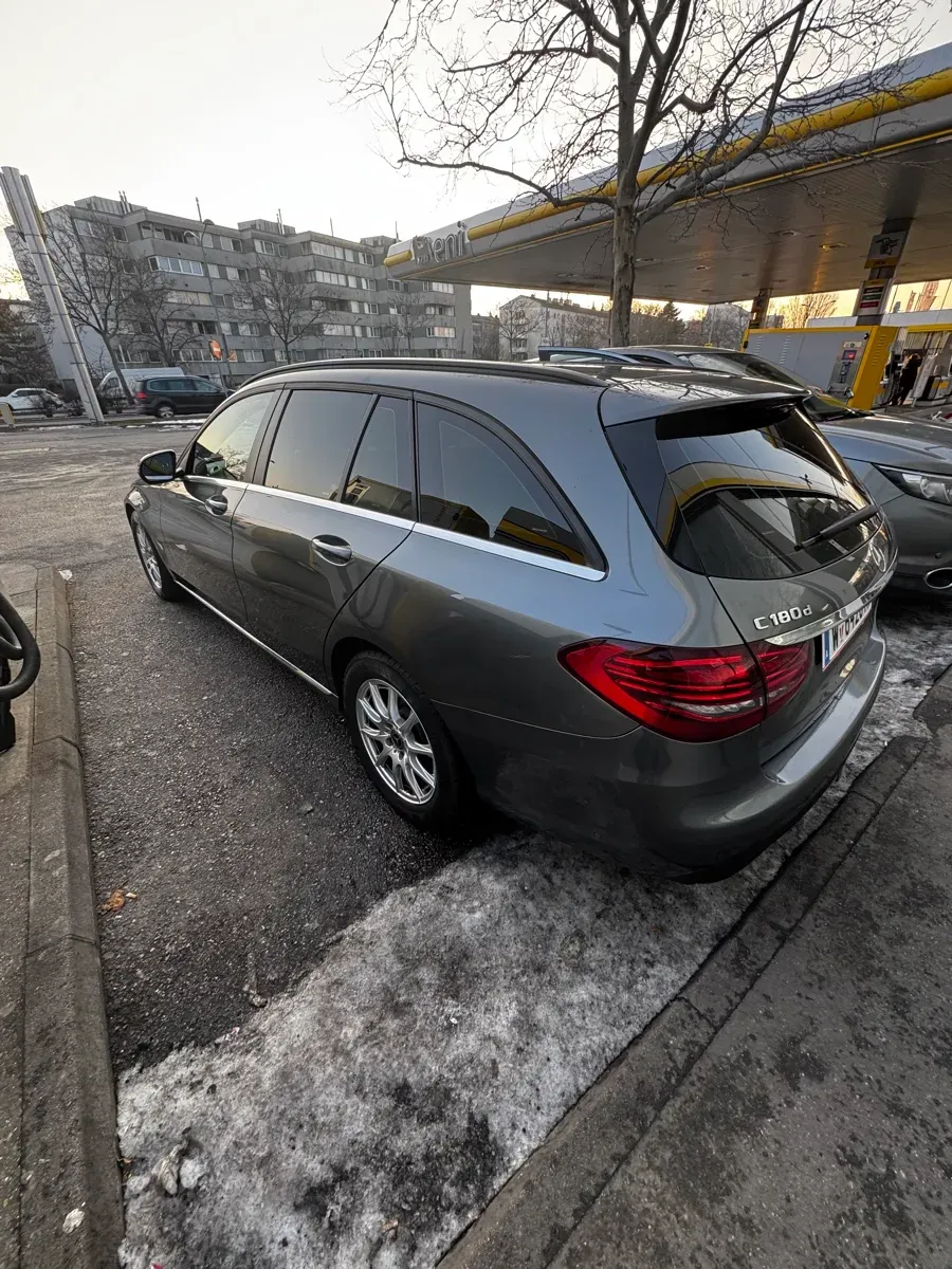 Mercedes-Benz C-Class 2020 photo 3