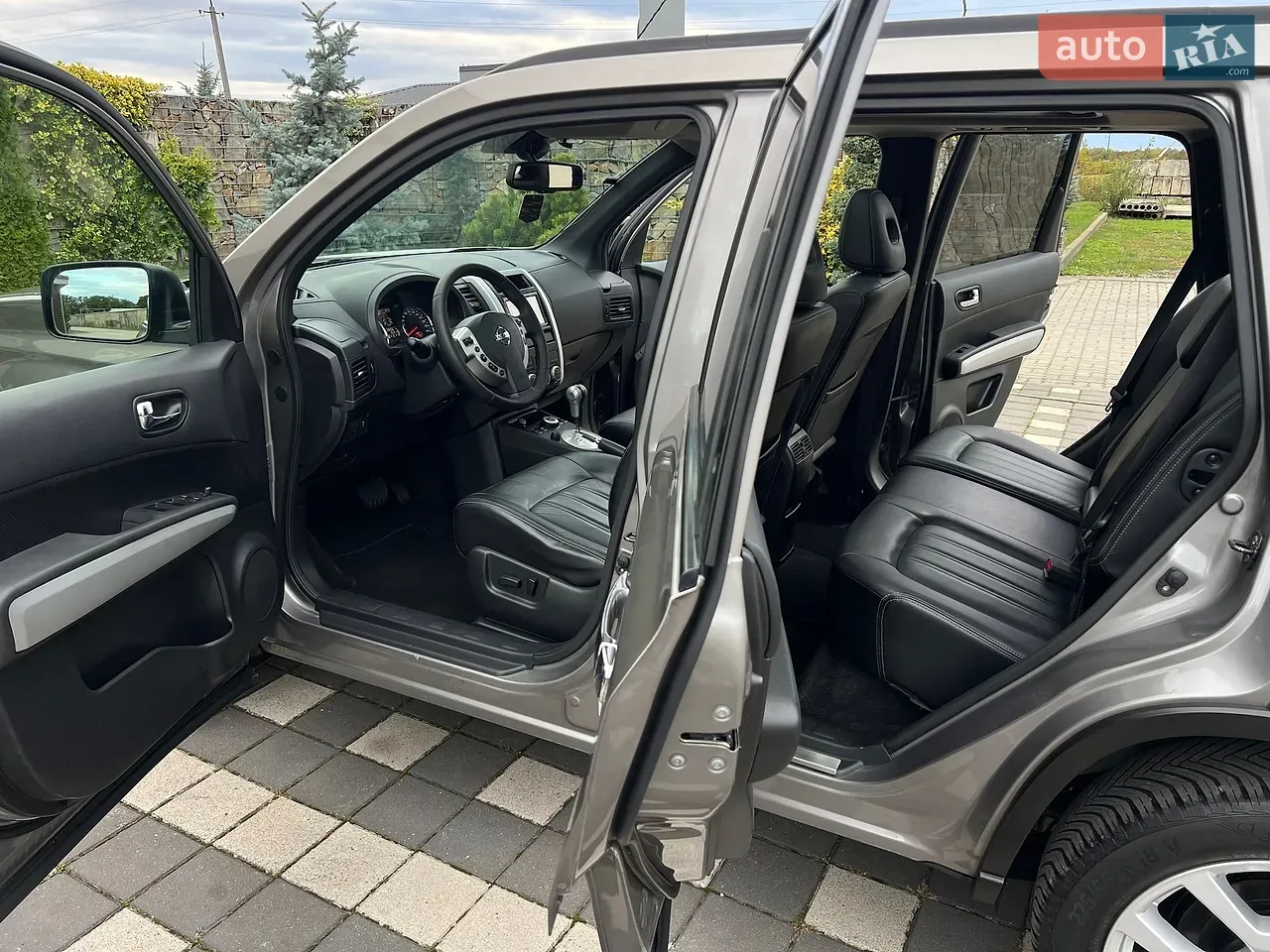 Nissan X-Trail 2012 photo 2