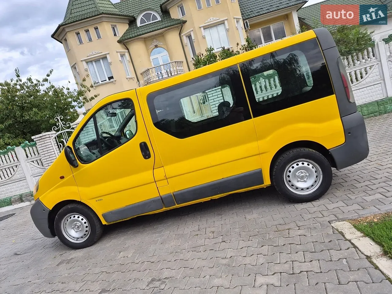 Opel Vivaro 2004 photo 2