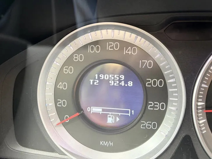 Volvo V60 2011 photo 2