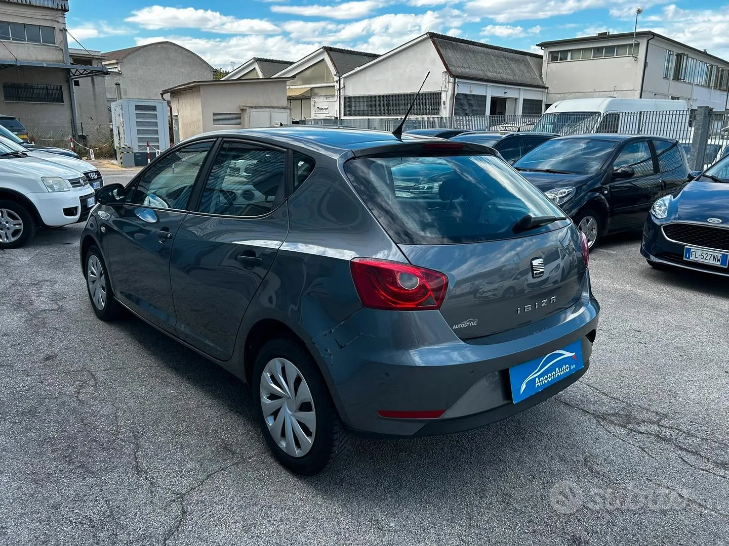 Seat Ibiza 2013 photo 3