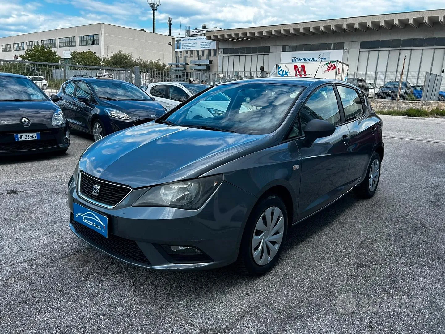 Seat Ibiza 2013 photo 2