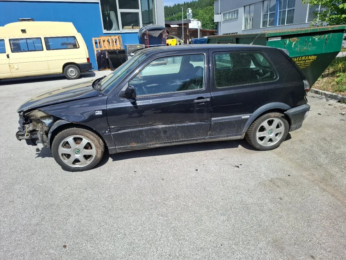 Volkswagen Golf 1995 photo 2