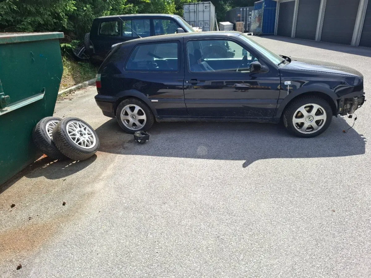 Volkswagen Golf 1995 photo 3