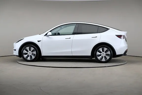 Tesla Model Y 2023 photo 4