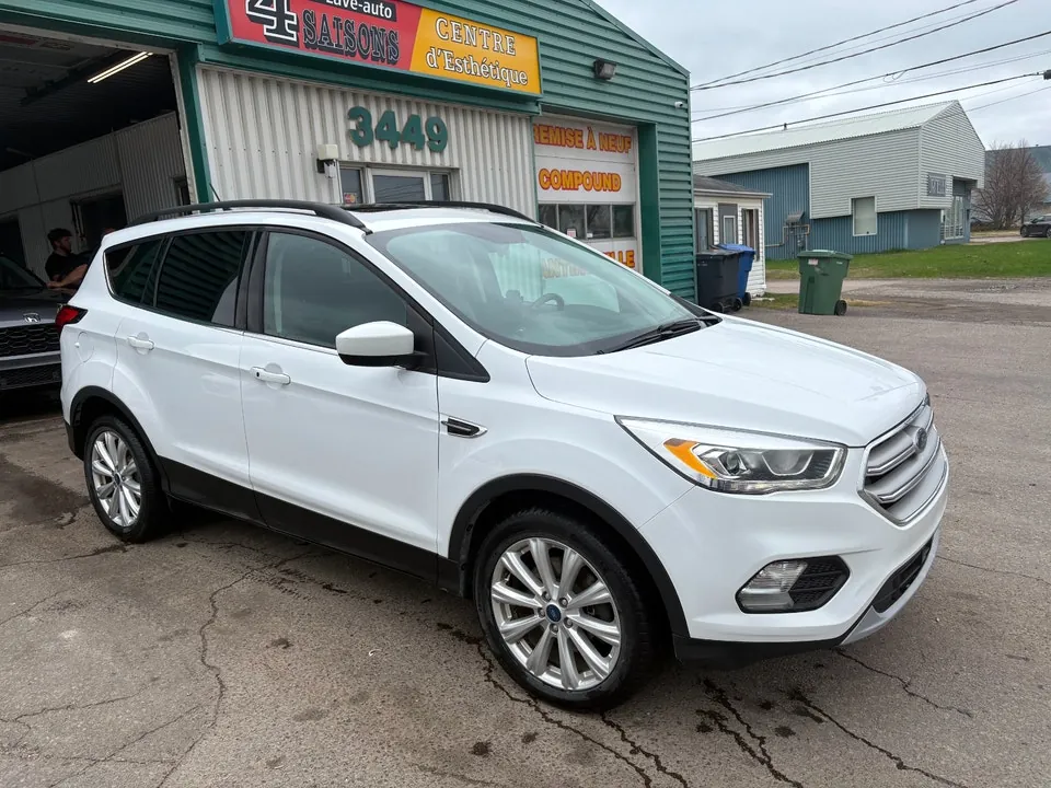 Ford Escape 2019 photo 2