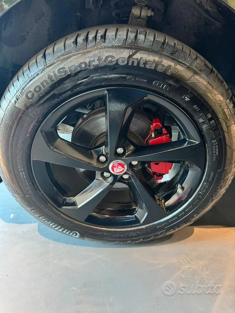 Jaguar F-Pace 2018 photo 3