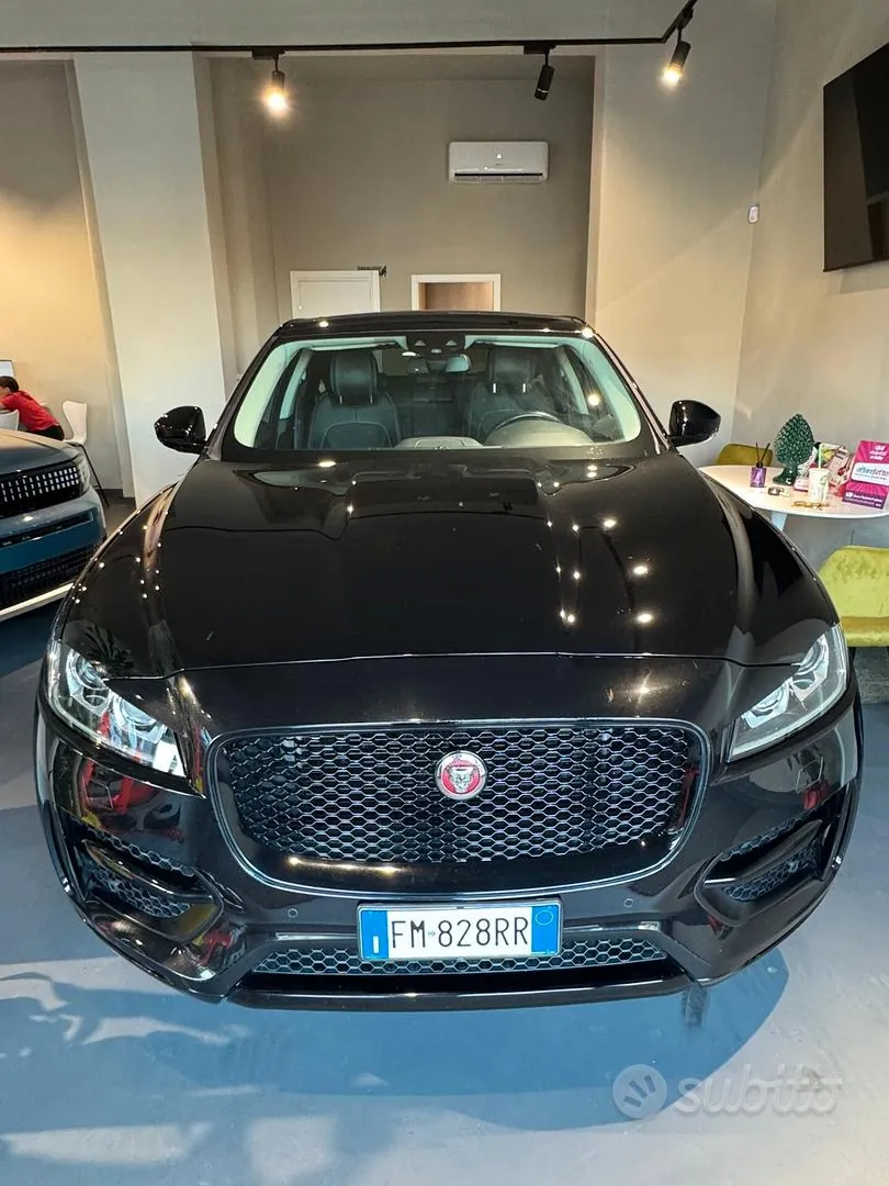 Jaguar F-Pace
