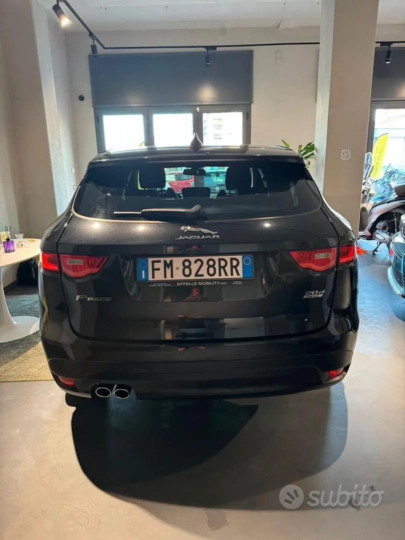 Jaguar F-Pace 2018 photo 5