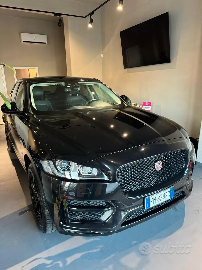 Jaguar F-Pace 2018 photo 4