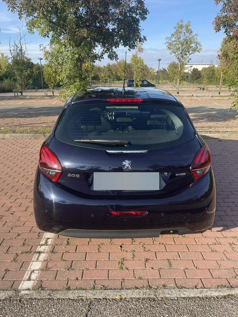 Peugeot 208 2016 photo 2