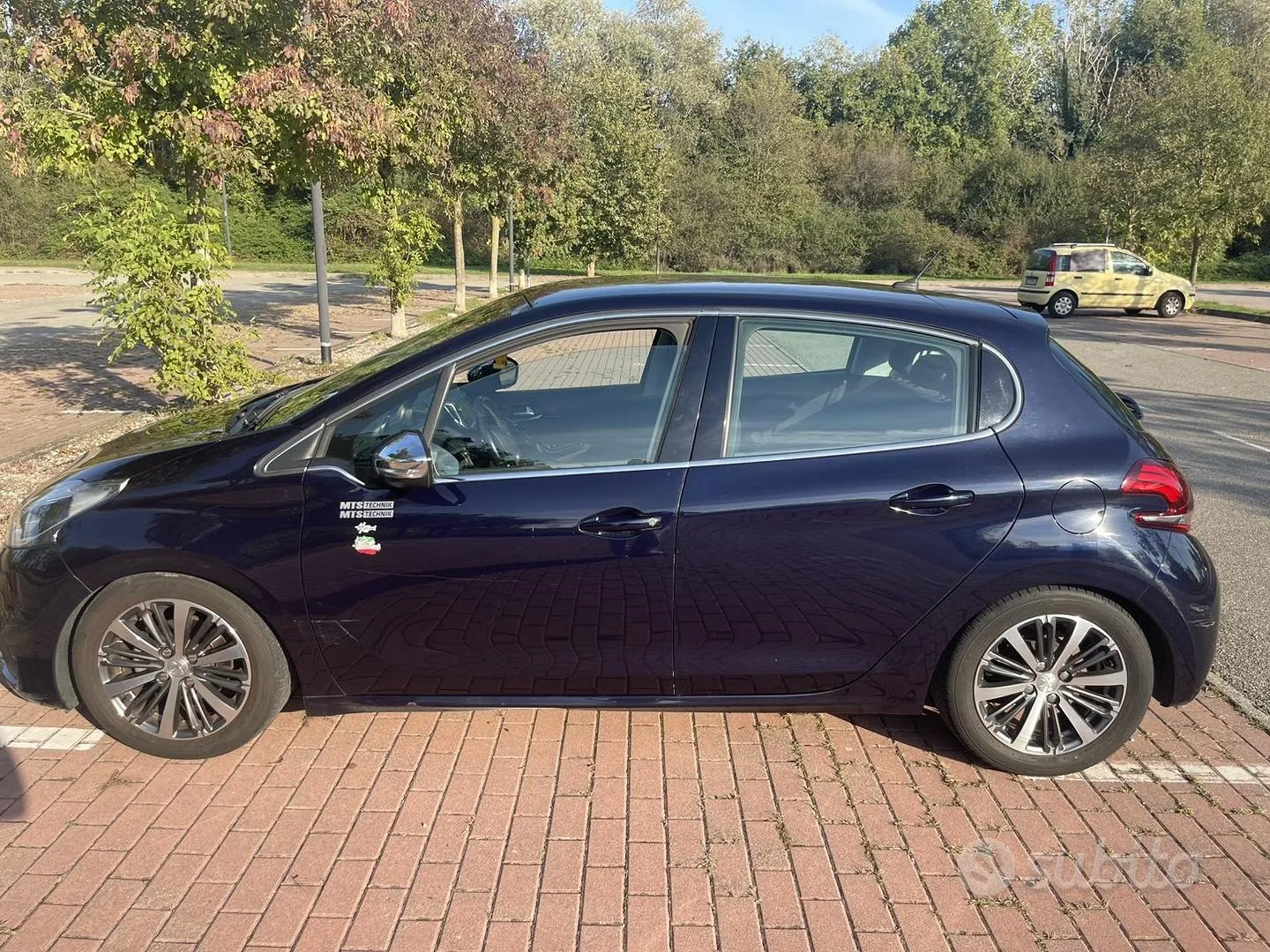 Peugeot 208 2016 photo 3