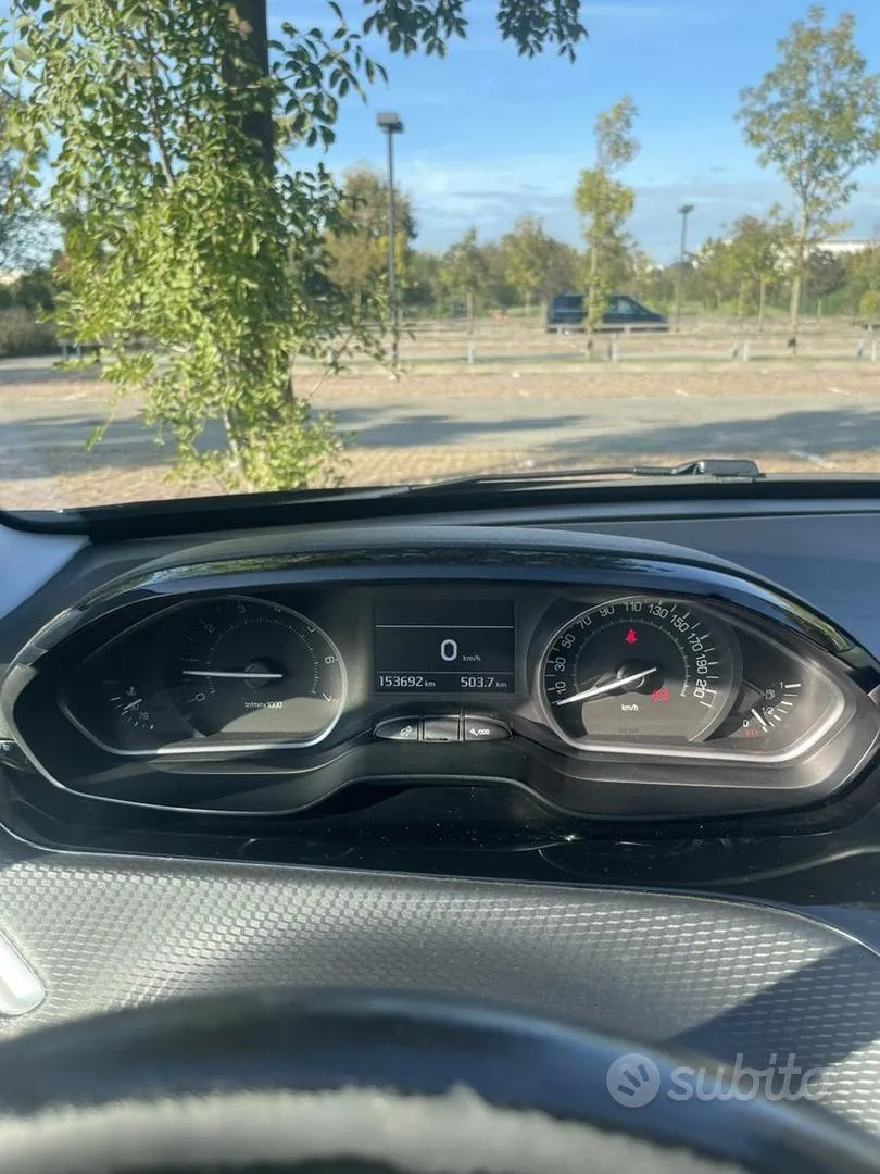 Peugeot 208 2016 photo 5