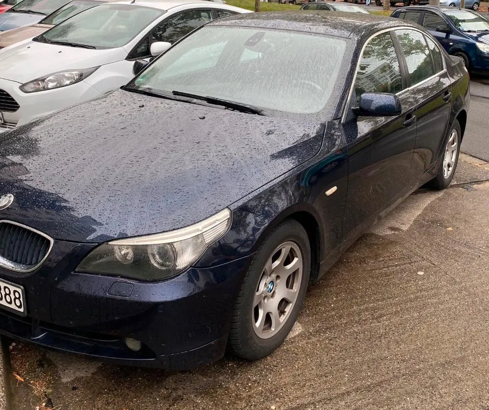 BMW 520I